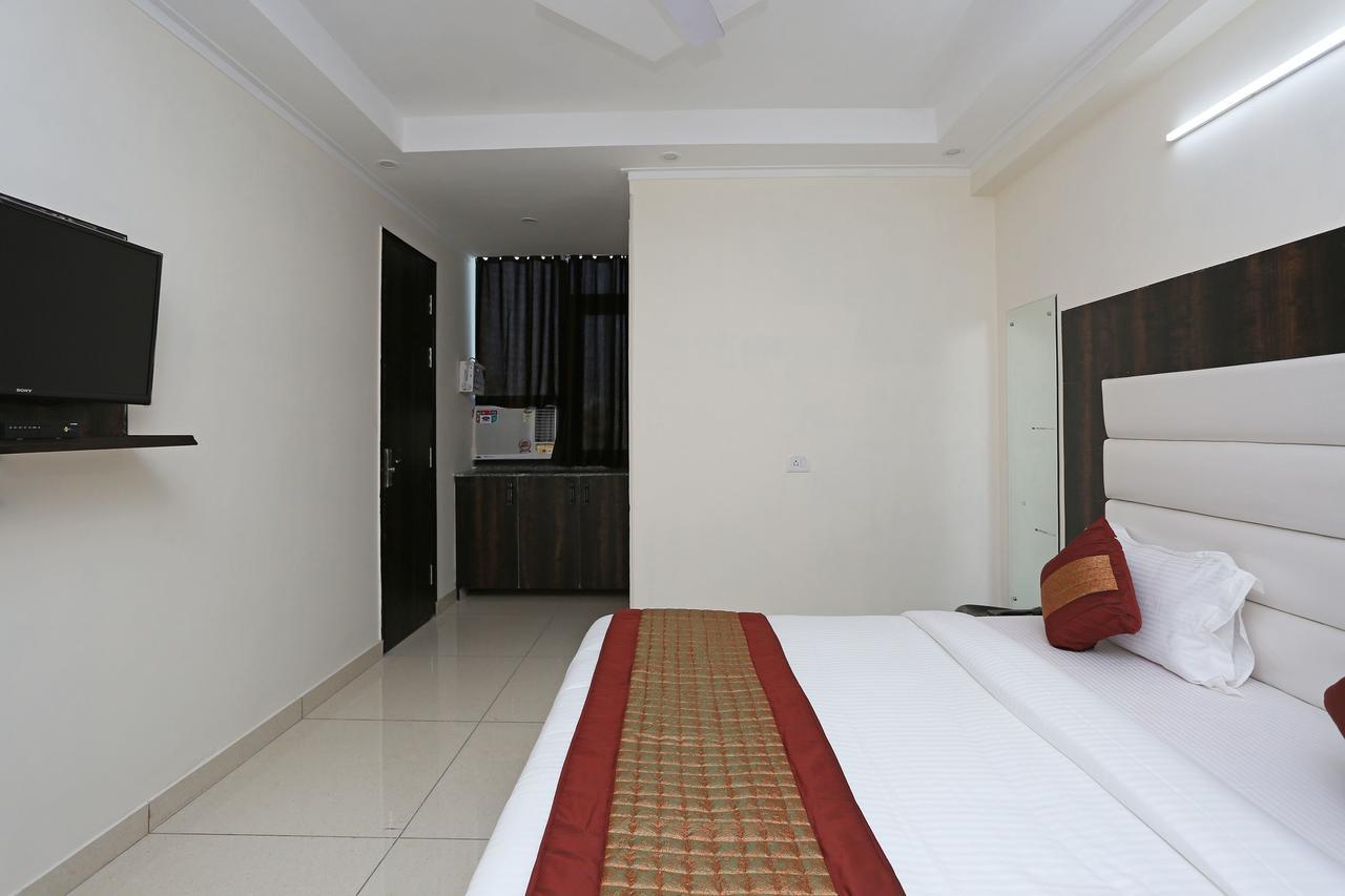 Oyo 9147 Hotel Aerostay New Delhi Extérieur photo