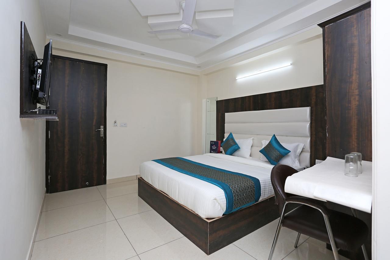 Oyo 9147 Hotel Aerostay New Delhi Extérieur photo